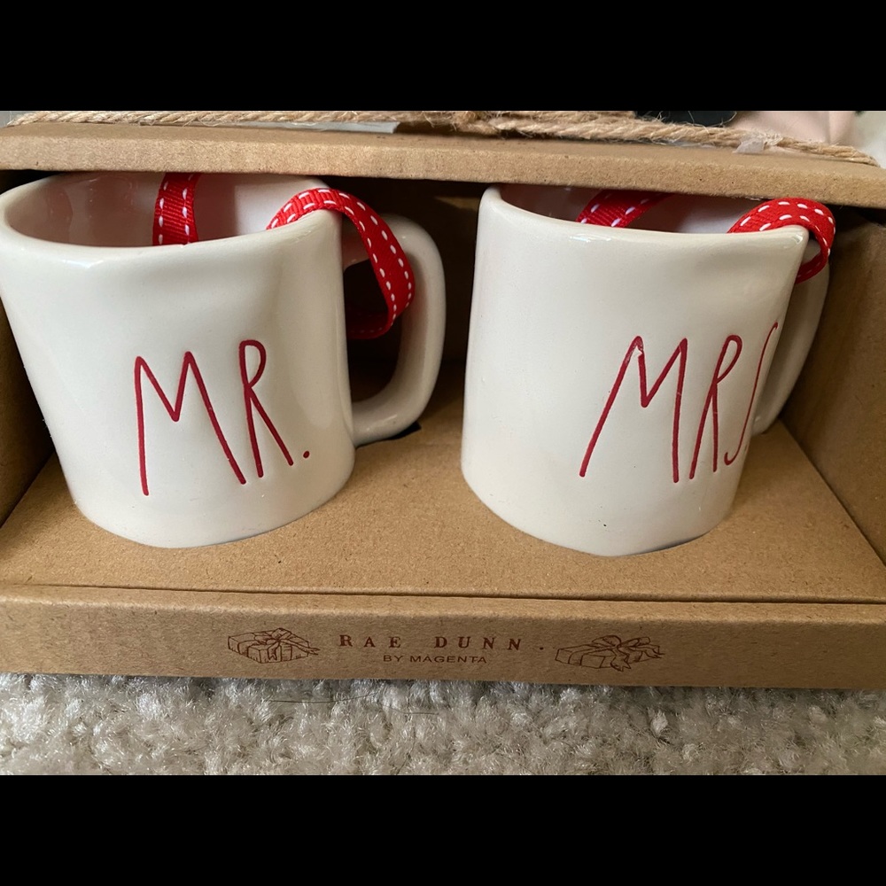 NWT Mr. & Mrs. Mini Mug Holiday Gift Set